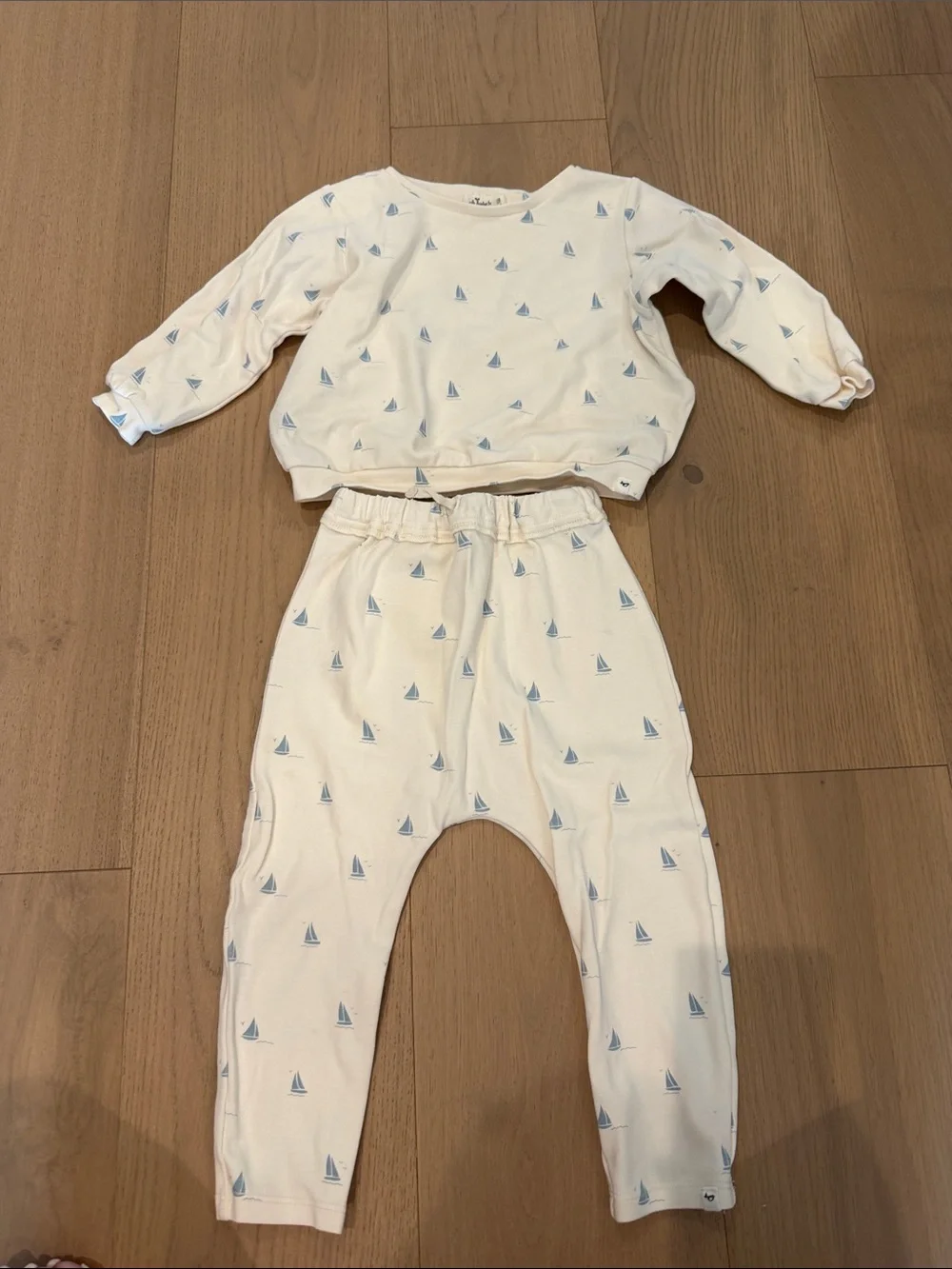 Oh baby! Cream Baby Two-Piece Set with Light Blue Sailboat Print